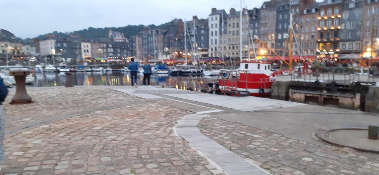 Le Puits Appartement Honfleur Buitenkant foto
