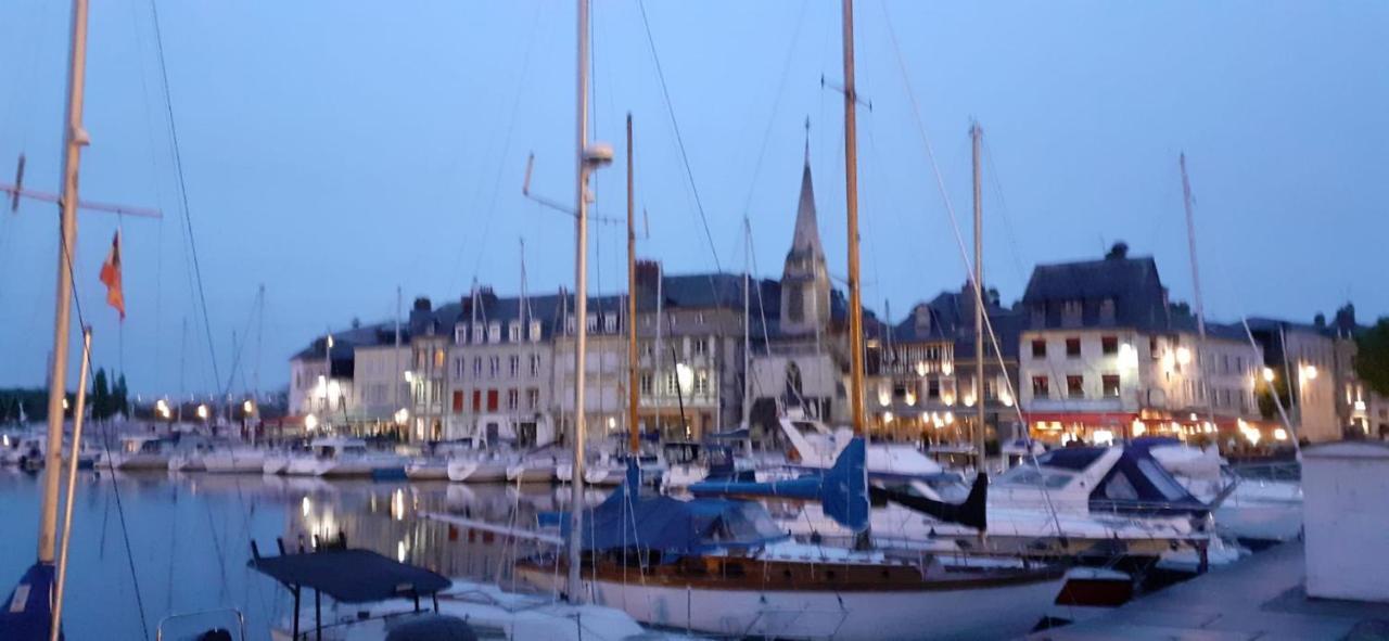 Le Puits Appartement Honfleur Buitenkant foto